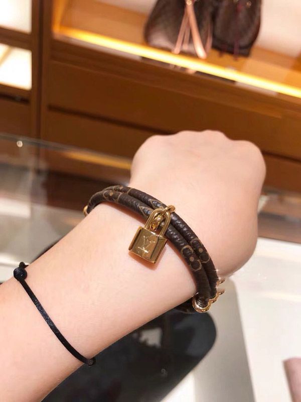 leather louis vuitton bracelet for women lv logo