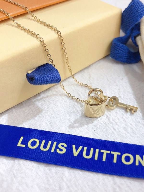 Authentic Louis Vuitton Lock Chain Necklace for Him | Mens jewelry, Chains  jewelry, Necklace designs