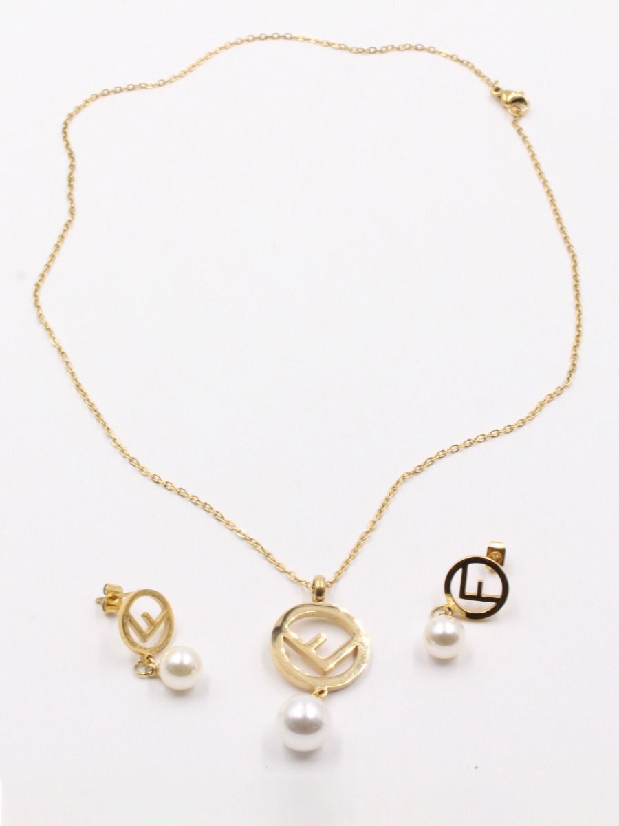 Fendi logo pearl set