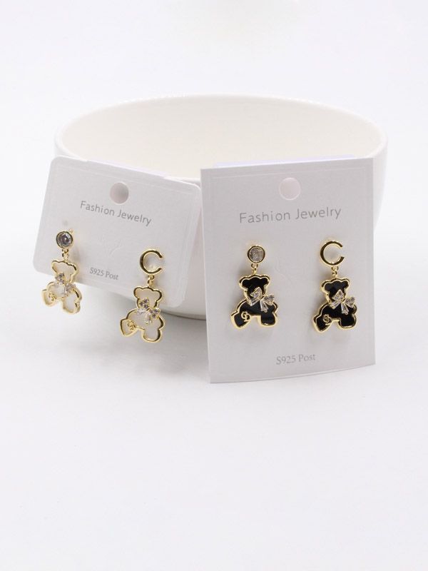 Toss shell black and white earring