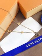 Louis Vuitton Black Flower Necklace-3