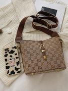 Medium brown elegant bag-2