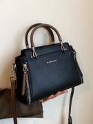 Black square bag with handle-3