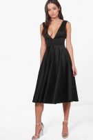 Medium length sleeveless dress-1