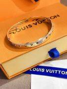Louis Vuitton gold bracelet-2