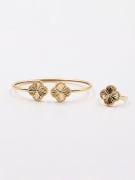 Van Cleef Gold Flower bracelet and ring-1