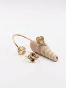 Van Cleef Gold Flower bracelet and ring-3