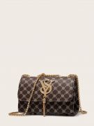 Shoulder bag with a gold chain-5
