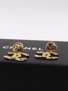 Chanel earrings in gold metal-1