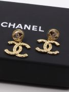 Chanel earrings in gold metal-2