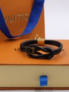 Leather bracelet Louis Vuitton Black in Leather - 24120184