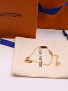 V bracelet Louis Vuitton smooth golden-1