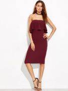 A tight-fitting burgundy dress with open-necked ruffles-1