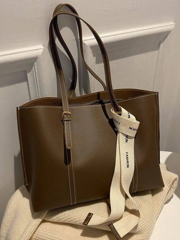 Beige hand bag and shoulder bag