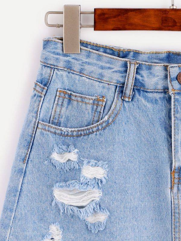 تنورة جينز قصيرة بقطع في الامام