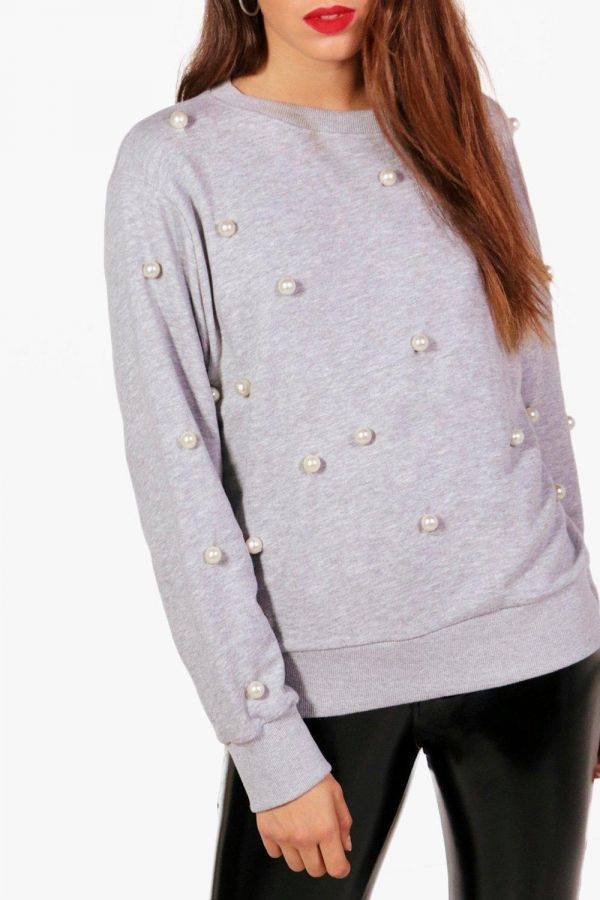 Blouse with beaded beau