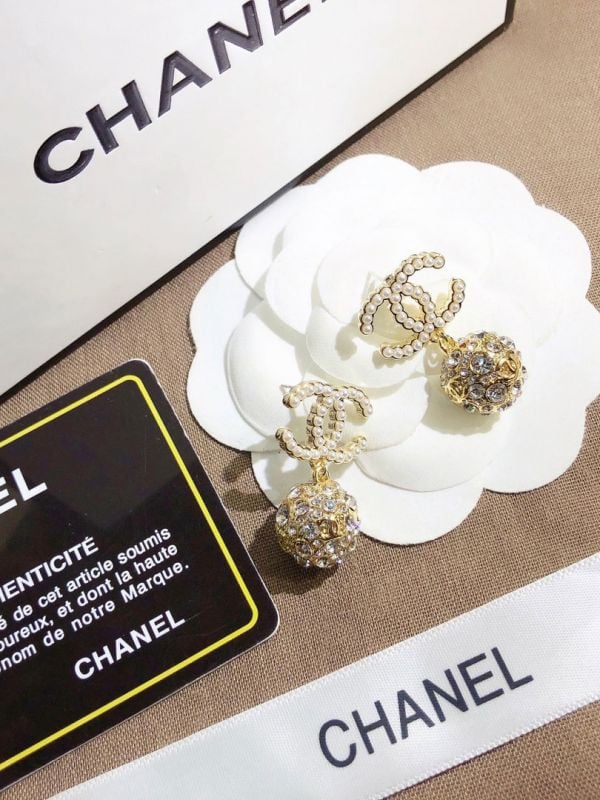 Chanel gold crystal logo earring
