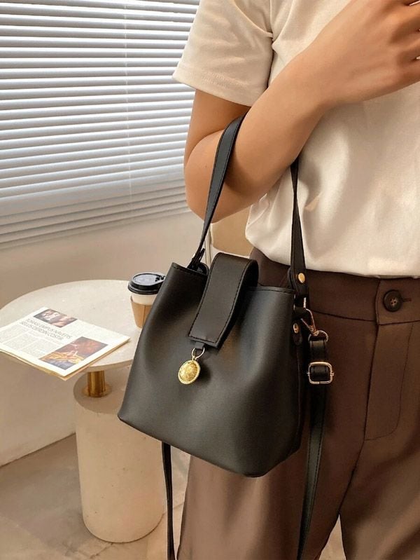 Elegant black leather bag