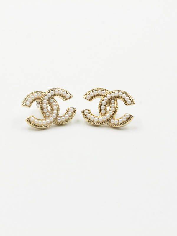 Chanel Pearl Earring