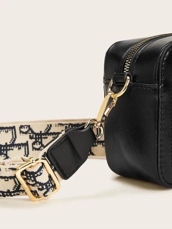 Black shoulder bag