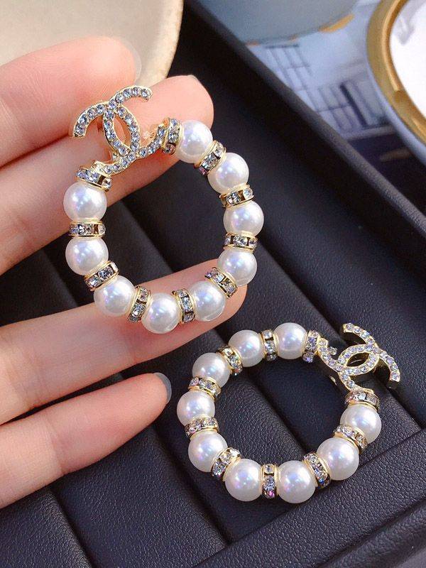Chanel large round earring