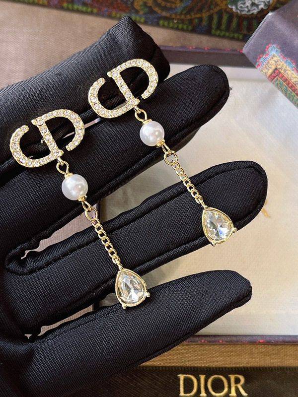 Dior Loulou long earring