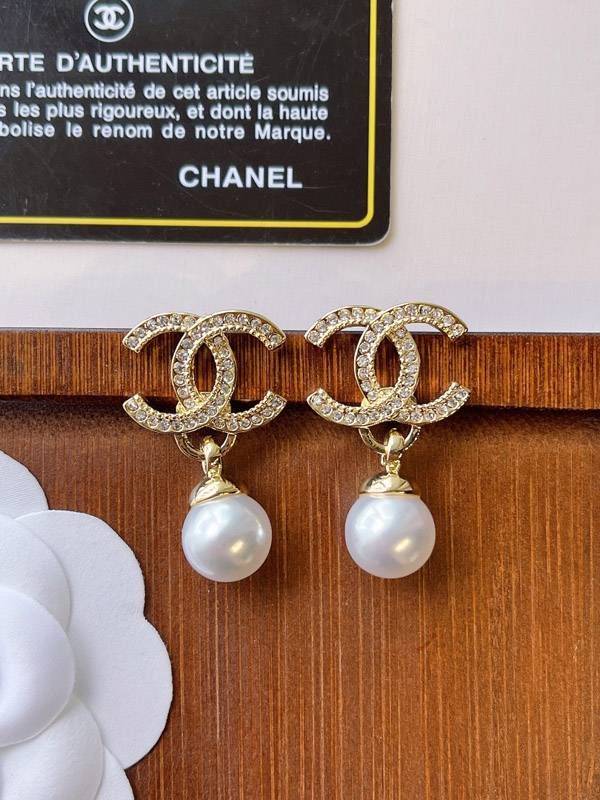 Chanel Loulou 2673 earrings