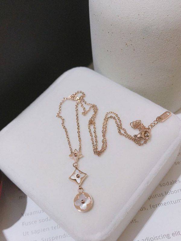 Louis Vuitton Three Pendents Necklace