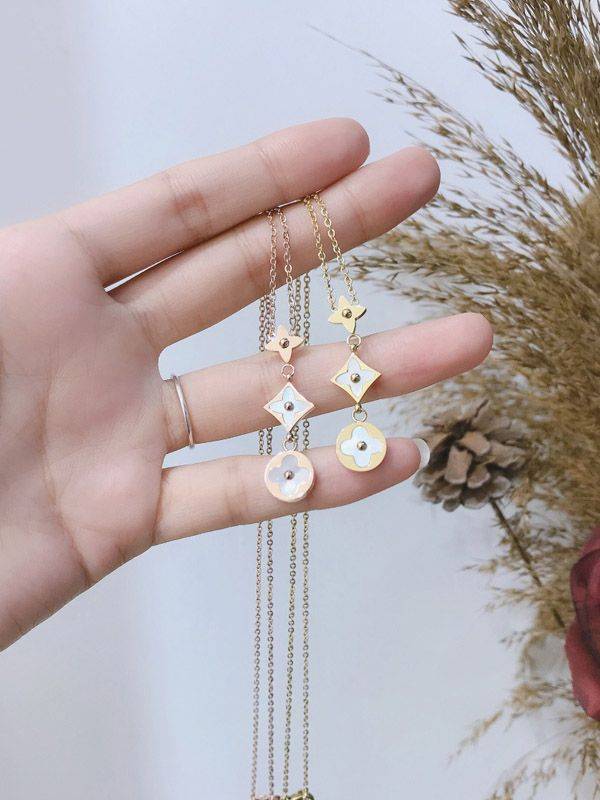 Louis Vuitton Three Pendents Necklace