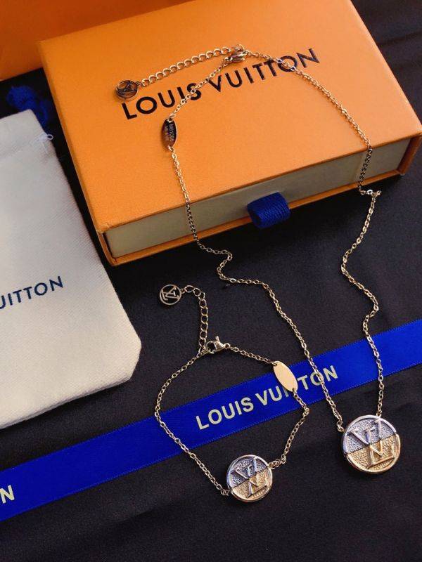 Louis Vuitton Half Circle Necklace