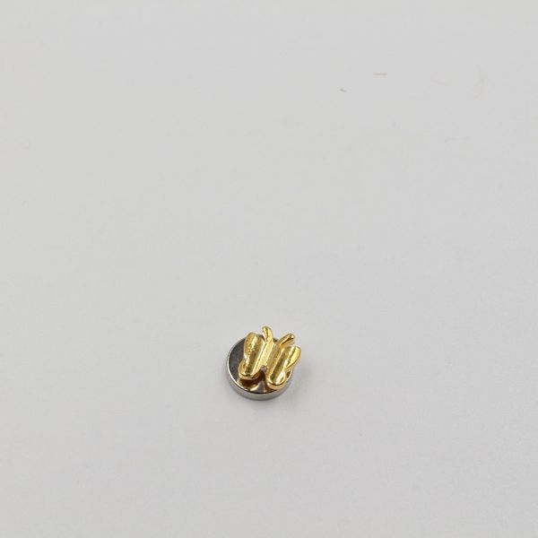 Hold a metal sheet with a magnet