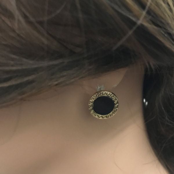 Versace seashell earring