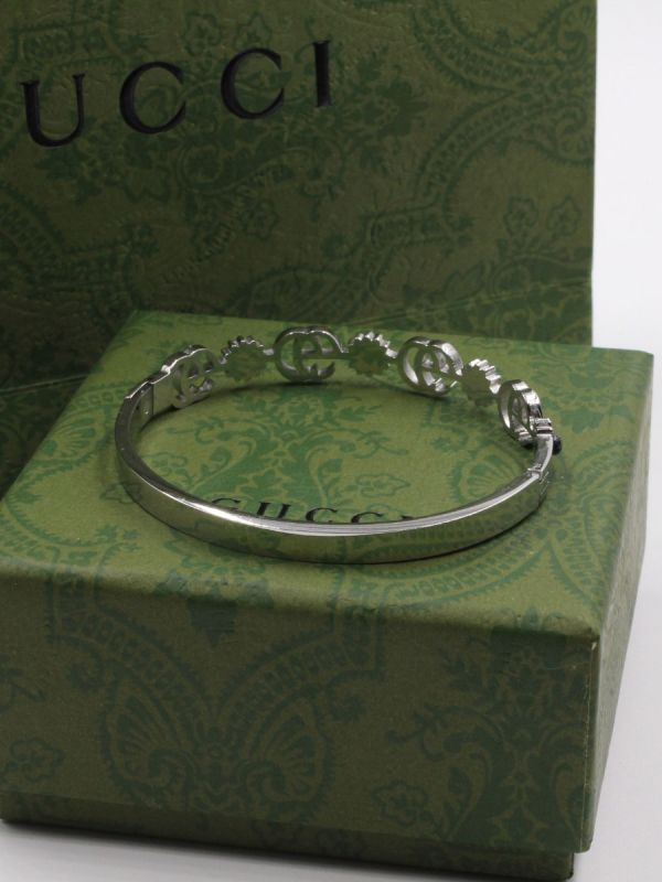 Gucci bangle with stone bracelet