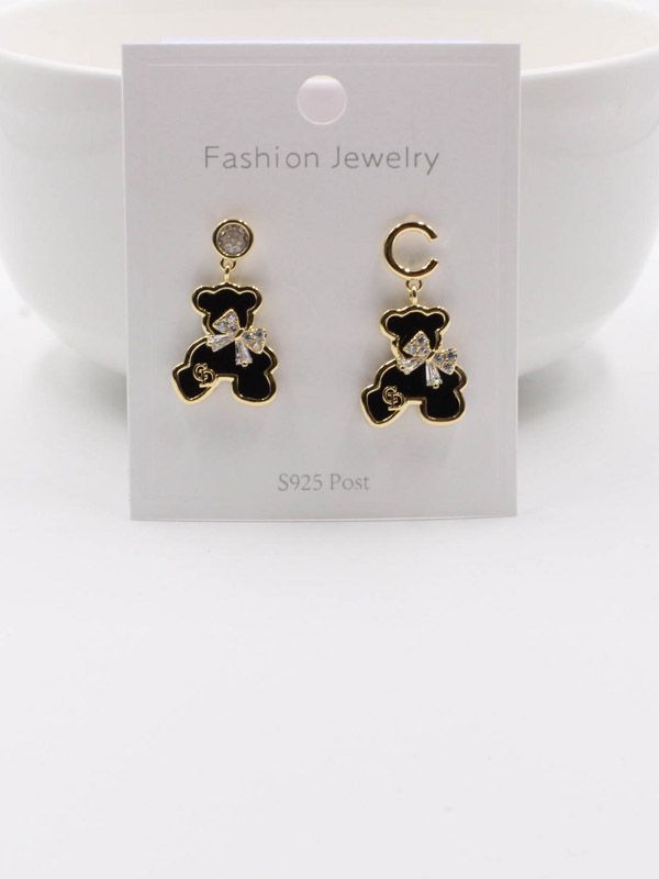 Toss shell black and white earring