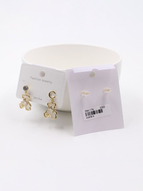 Toss shell black and white earring