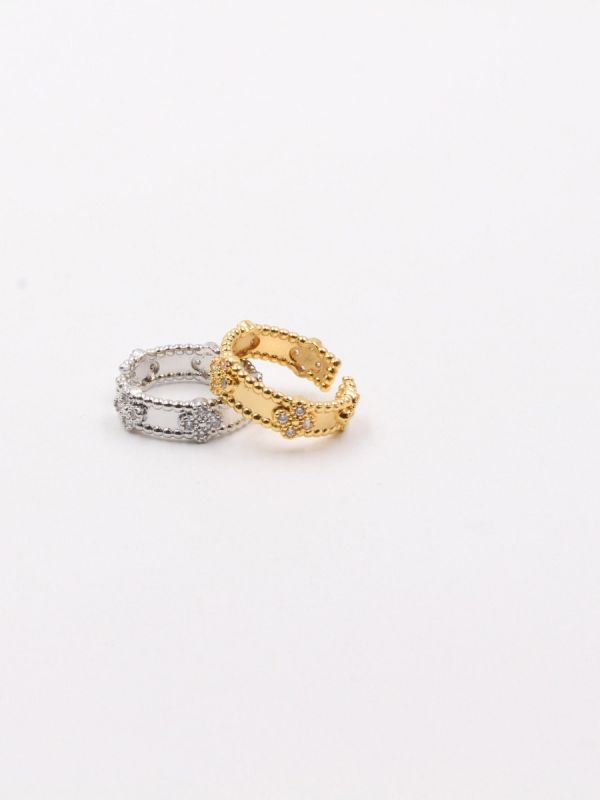 Van Cleef open size ring