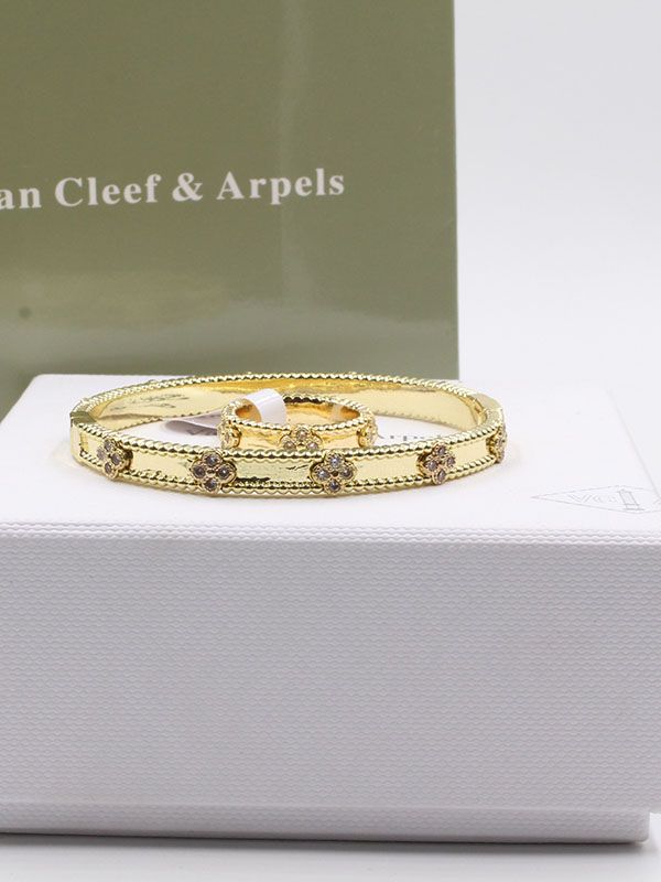 Van Cleef bracelet with SLIM ring