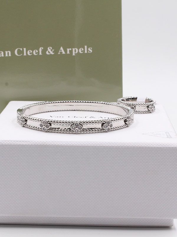 Van Cleef bracelet with SLIM ring