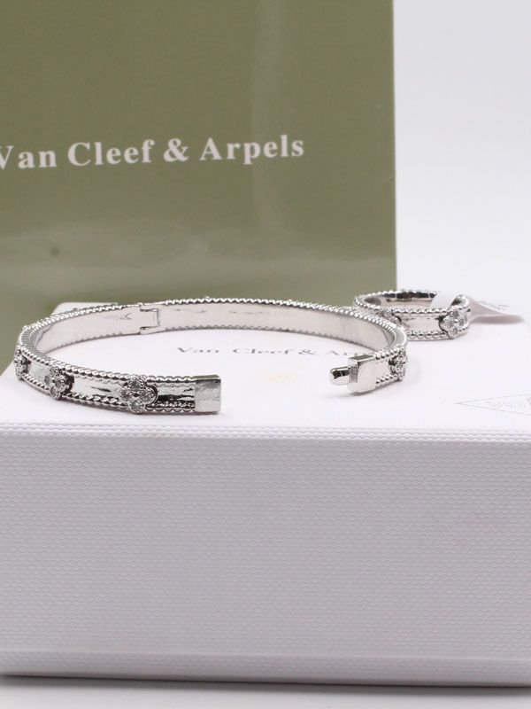 Van Cleef bracelet with SLIM ring