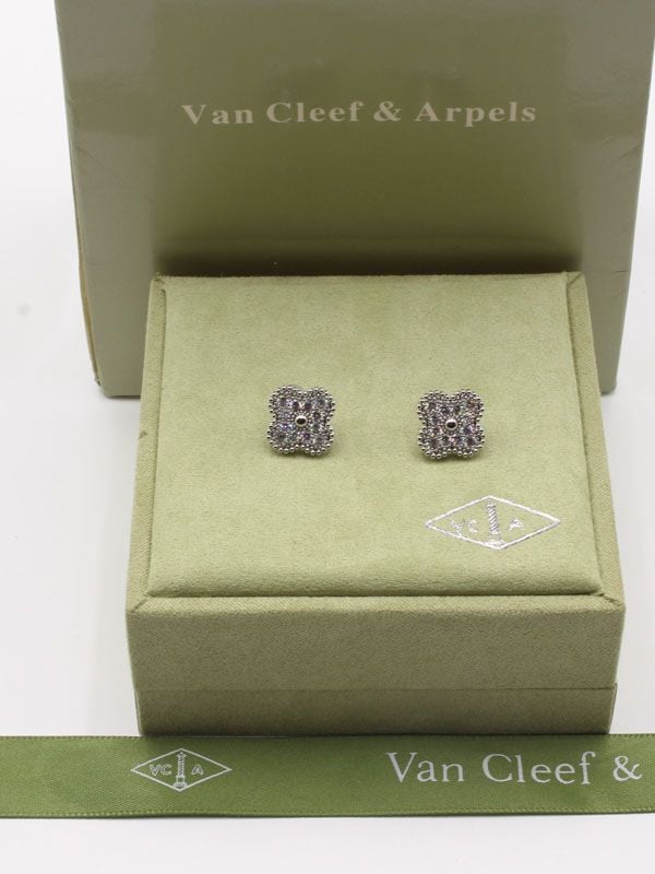 Vancleave silver zircon earring