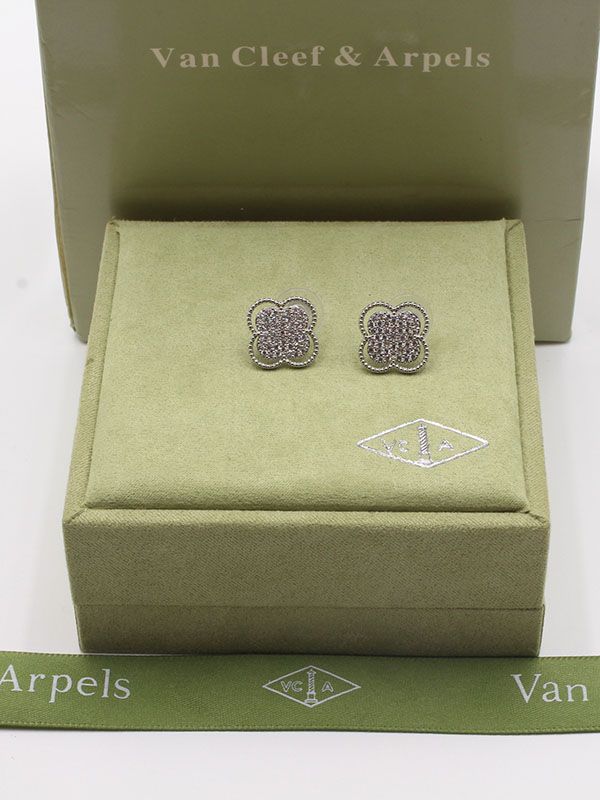 Van Cleef silver zircon earring