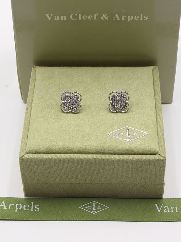 Van Cleef silver zircon earring