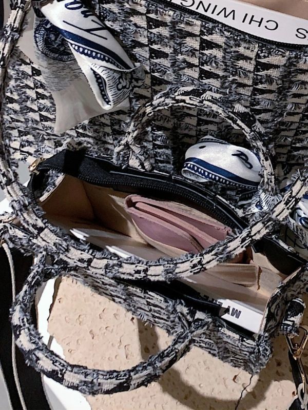 Square bag with scarf
